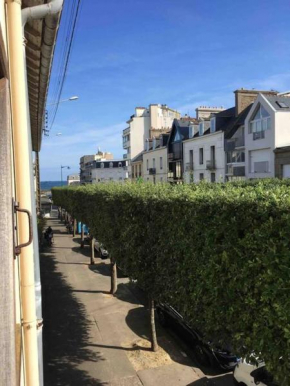 Location studio équipé à 200m de la plage.